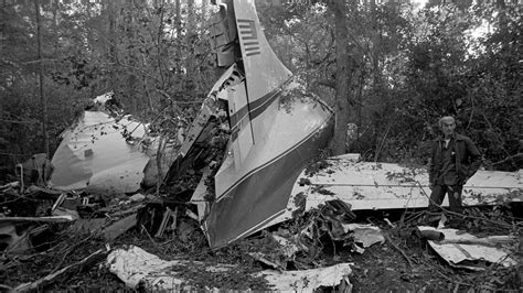 Lynyrd skynyrd airplane crash. Things To Know About Lynyrd skynyrd airplane crash. 